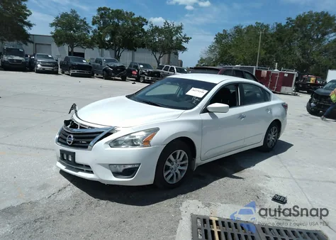 2015 Nissan Altima 2.5 S из США, поврежденный, VIN 1N4AL3AP3FN307947